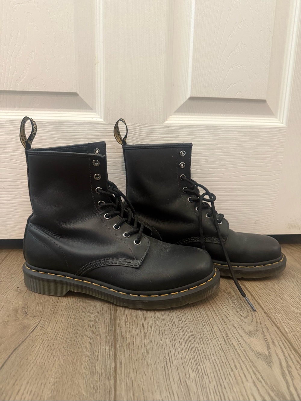 Dr. Martens 1460 Smooth Leather Boots Women’s US 10 EU 41 Black 8-Eye Lace Up